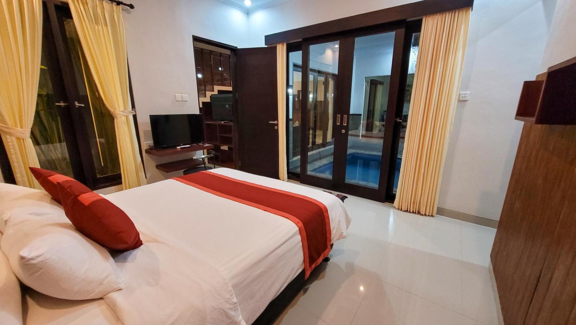 Ramantika Sunset Bay Villa Nusa Dua  Exterior photo